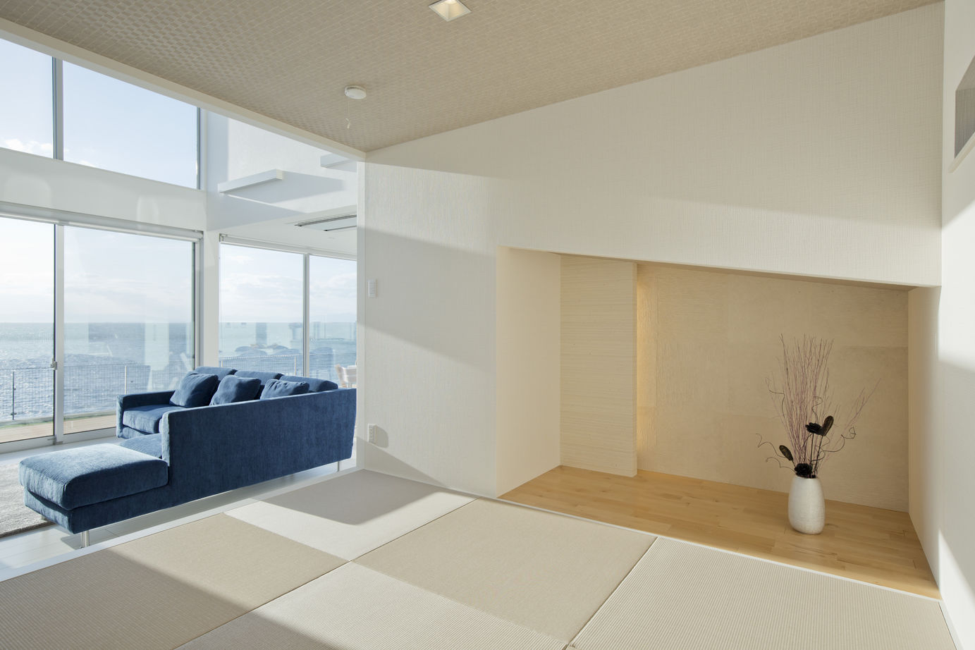 クラシスホーム 【53.6坪/大開口/間取り図】オーシャンビューの白い家。リビングの大開口から見える息を飲むほど美しい景色の建築実例画像6