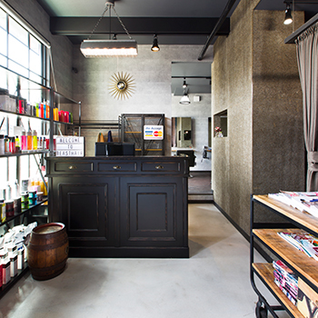 クラシスホーム 【62.2坪/店舗併用/ヴィンテージ】レンガなど素材を活かした、ブルックリンスタイルの店舗と住空間を形にの建築実例画像2