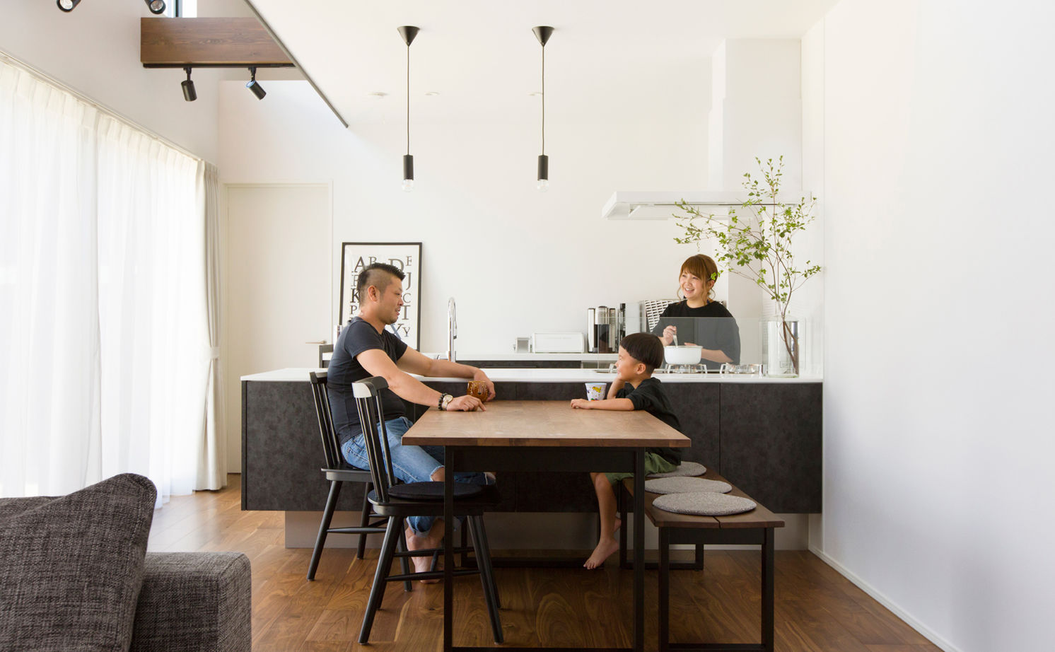 クラシスホーム 【1000万円台/36.9坪/平屋/スキップフロア/間取り図】重厚感のある外観と天井の高い開放的なリビングを実現の建築実例画像3