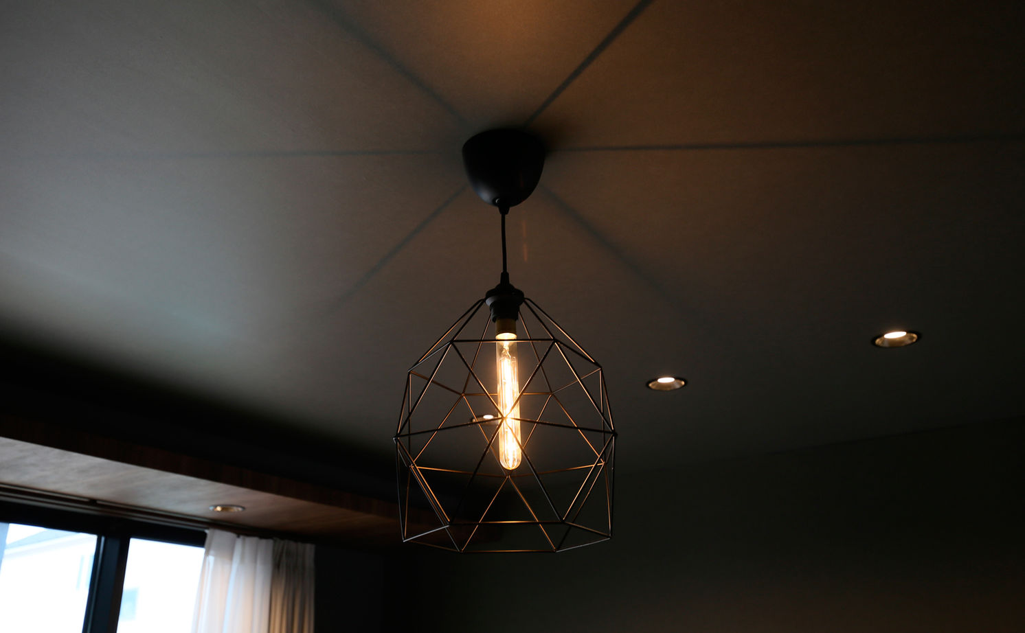 クラシスホーム 【1000万円台/2LDK/中庭/インダストリアル/間取図】ダークトーンで統一した、造作家具が映えるコの字型の家の建築実例画像12