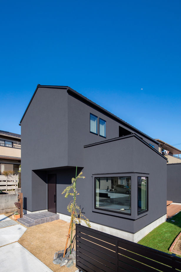 クラシスホーム 【1000万円台/2LDK/中庭/インダストリアル/間取図】ダークトーンで統一した、造作家具が映えるコの字型の家の建築実例画像13