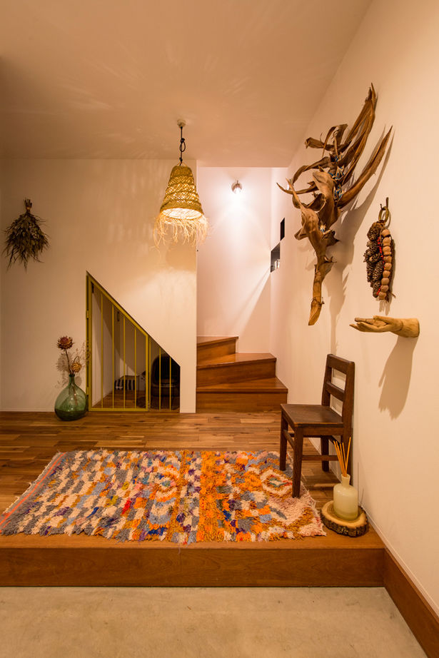 クラシスホーム 【2000万円台/31.9坪/アンティーク/3階建/間取り図】こだわりの家具の中でペットと暮らす、素材感豊かな家の建築実例画像5