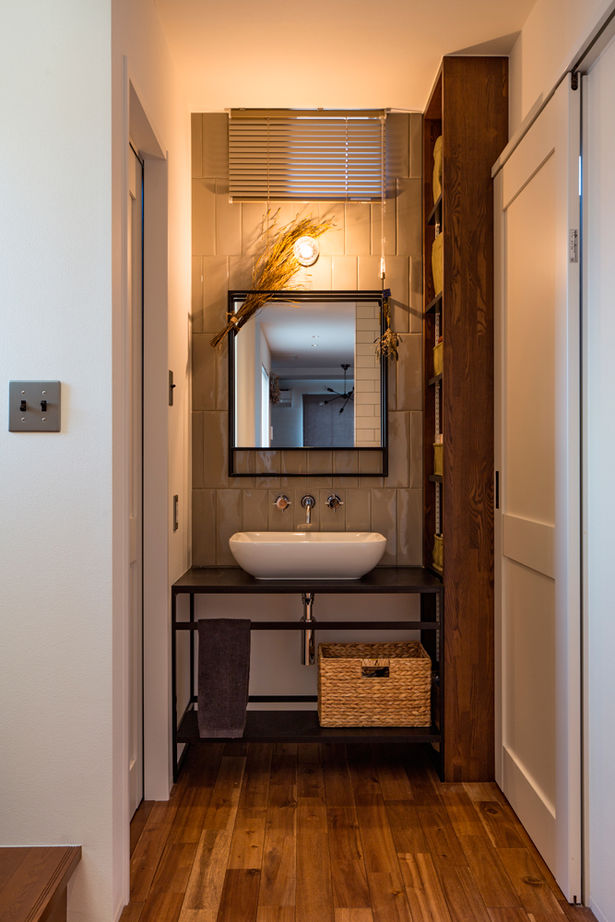 クラシスホーム 【2000万円台/31.9坪/アンティーク/3階建/間取り図】こだわりの家具の中でペットと暮らす、素材感豊かな家の建築実例画像9