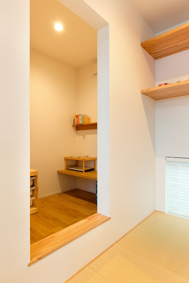 クラシスホーム 【2000万円台/4LDK/吹抜けリビング/間取り図】梁のある吹抜けと庭の繋がり。木の温もり感じる和モダンの家の建築実例画像8