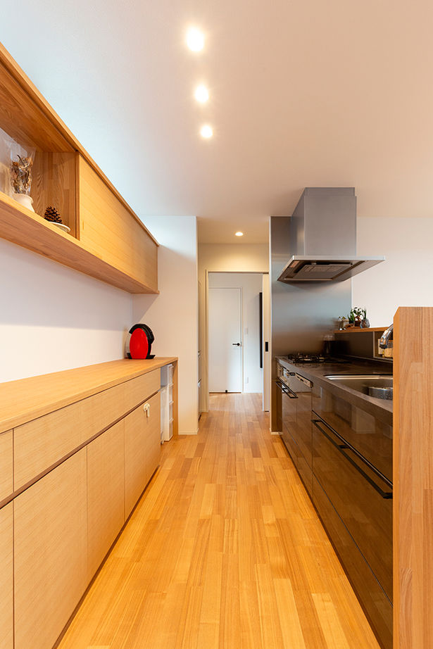 クラシスホーム 【2000万円台/4LDK/吹抜けリビング/間取り図】梁のある吹抜けと庭の繋がり。木の温もり感じる和モダンの家の建築実例画像9