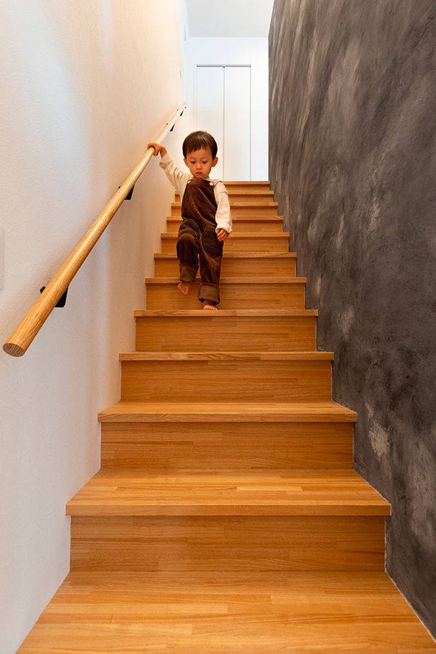 クラシスホーム 【2000万円台/4LDK/吹抜けリビング/間取り図】梁のある吹抜けと庭の繋がり。木の温もり感じる和モダンの家の建築実例画像12