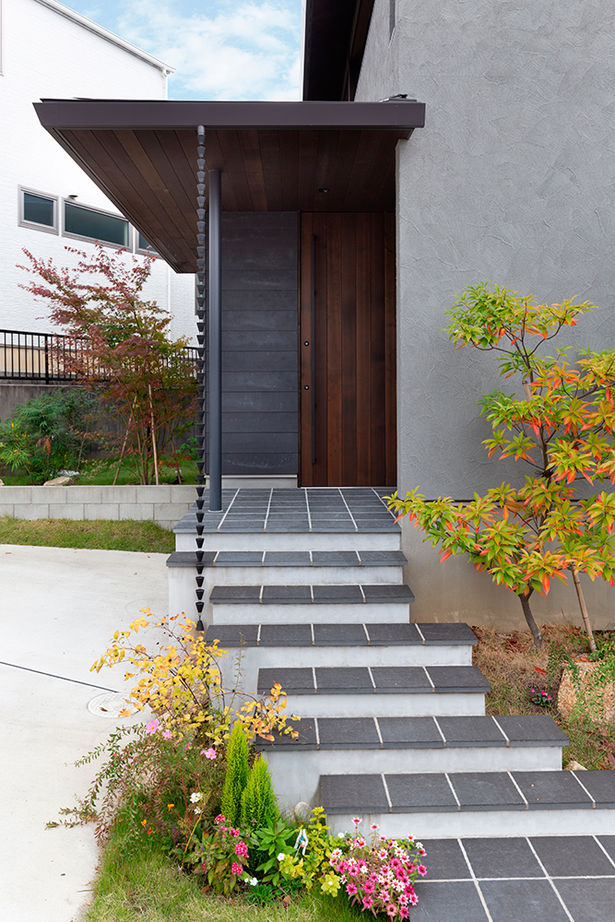 クラシスホーム 【2000万円台/4LDK/吹抜けリビング/間取り図】梁のある吹抜けと庭の繋がり。木の温もり感じる和モダンの家の建築実例画像18