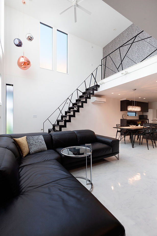 クラシスホーム 【2000万円台/43坪/ホテルライク/間取り図】30帖超LDKと吹抜けの大空間。ラグジュアリーモダンを極めた家の建築実例画像3