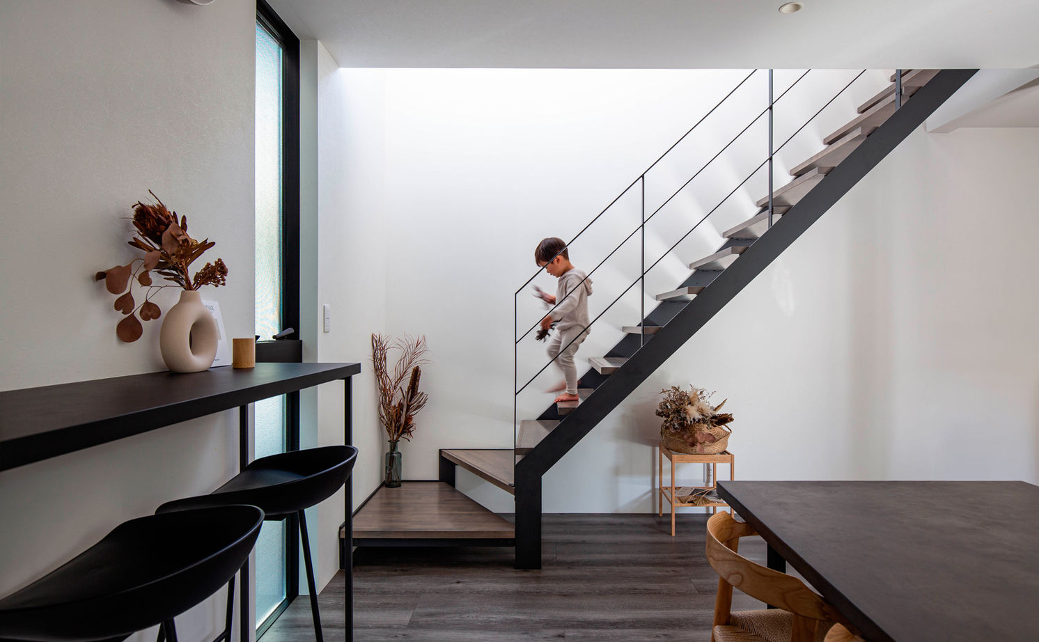 クラシスホーム 【2000万円台/3LDK/41坪/中庭/間取り図】白×グレージュの上質空間。ロの字型で叶えるプライベートな暮らしの建築実例画像6