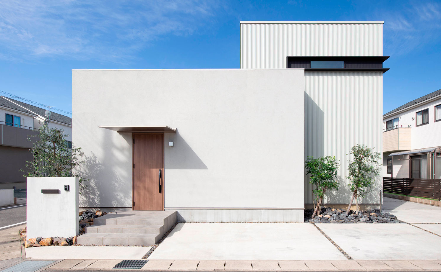 クラシスホーム 【2000万円台/3LDK/41坪/中庭/間取り図】白×グレージュの上質空間。ロの字型で叶えるプライベートな暮らしの建築実例画像16