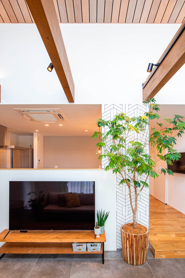 クラシスホーム 【2000万円台/4LDK/平屋/薪ストーブ/リゾート/間取図】勾配天井と大開口で広がりを。非日常を日常にした家の建築実例画像9