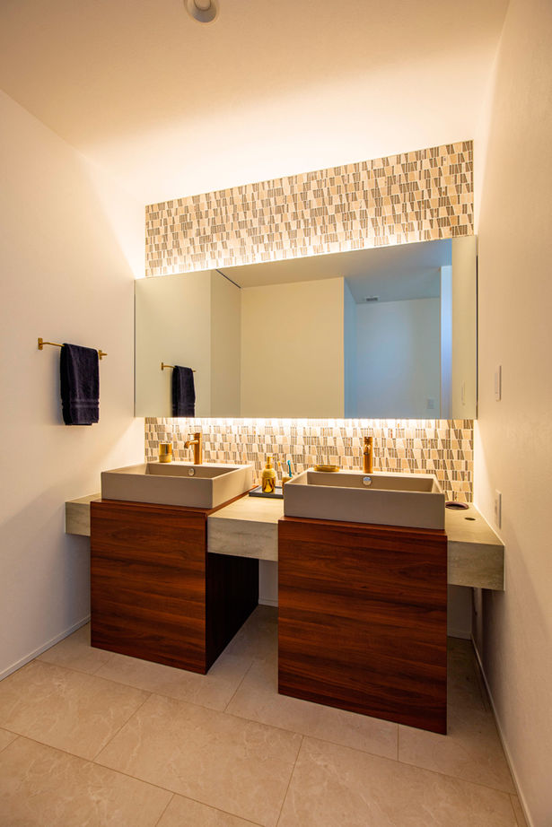 クラシスホーム 【4000万円台/75坪/中庭/ガレージ】白い塗り壁とコの字型。リゾート気分感じる完全オーダーメイドの家の建築実例画像8