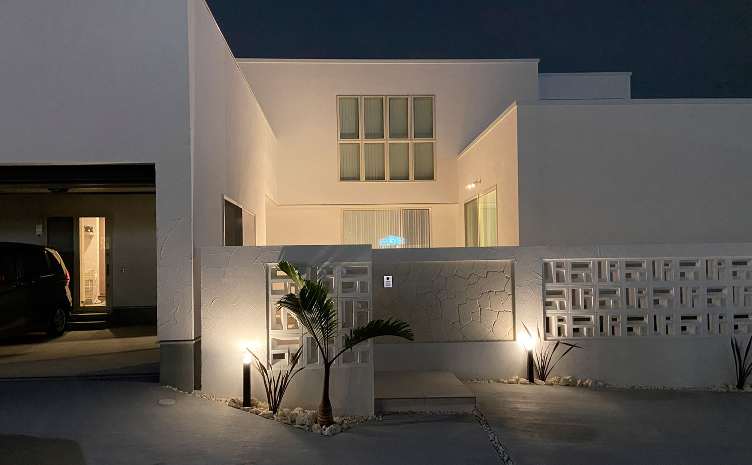 クラシスホーム 【4000万円台/75坪/中庭/ガレージ】白い塗り壁とコの字型。リゾート気分感じる完全オーダーメイドの家の建築実例画像10