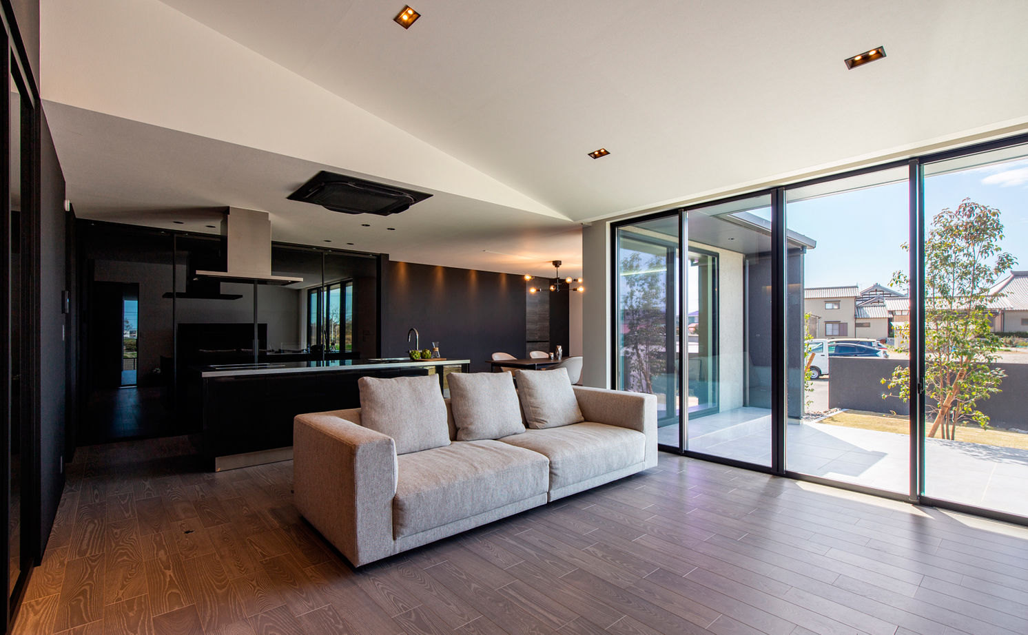 クラシスホーム 【2000万円台/3LDK/43坪/平屋/間取り図】大きな窓で内外がつながる、モダンデザインの美しい平屋の建築実例画像3