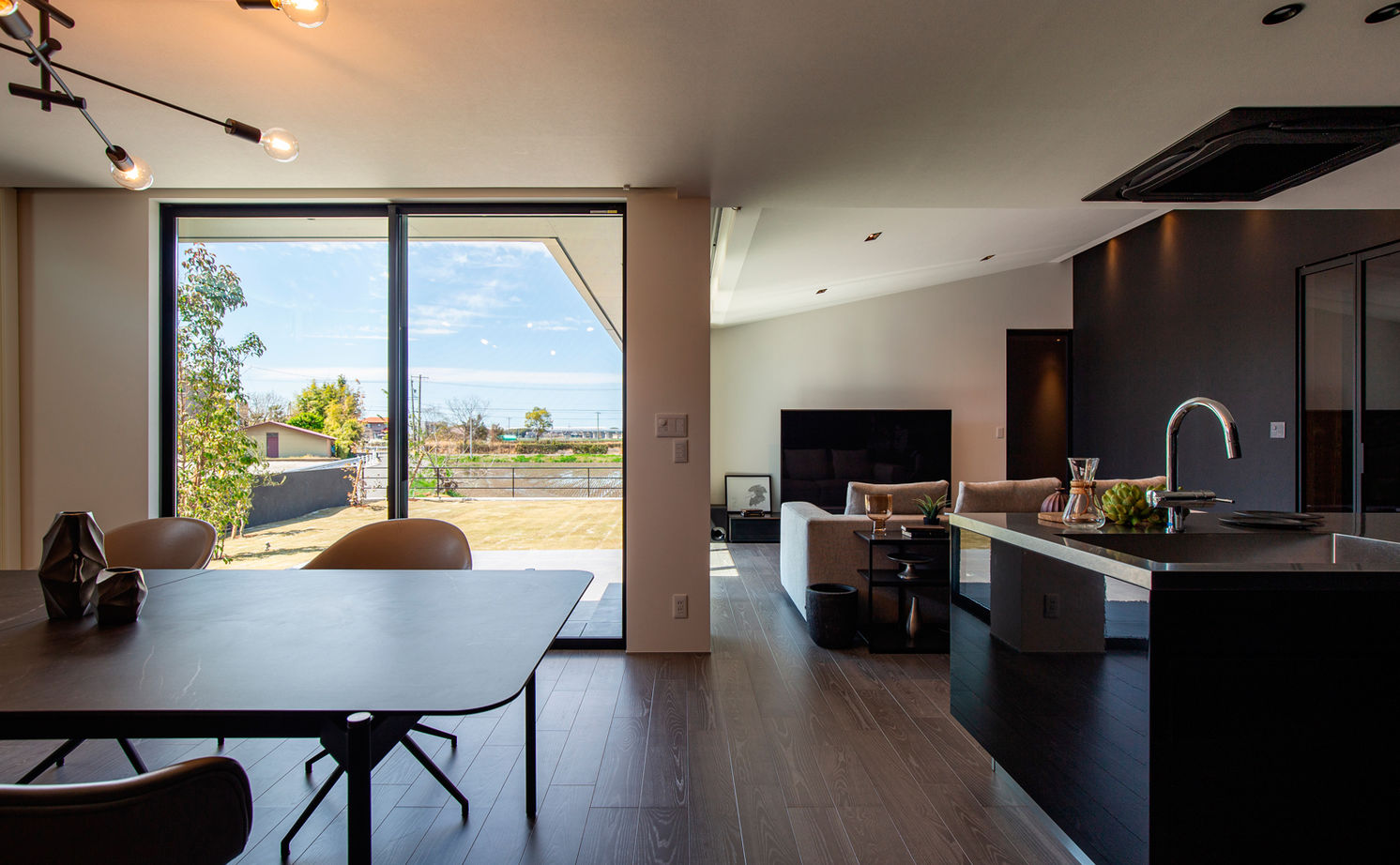 クラシスホーム 【2000万円台/3LDK/43坪/平屋/間取り図】大きな窓で内外がつながる、モダンデザインの美しい平屋の建築実例画像6