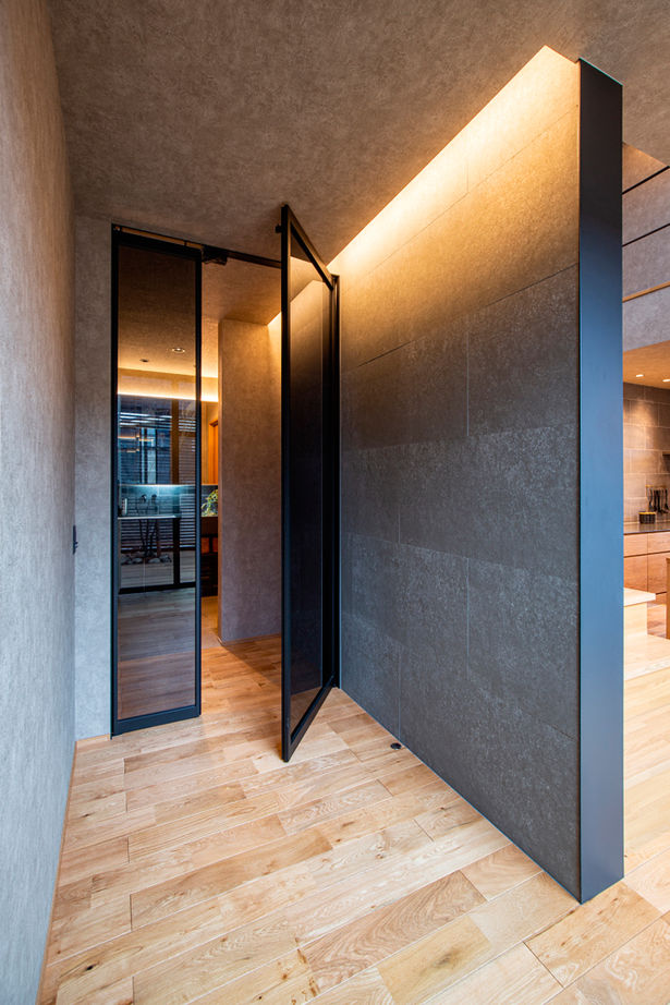 クラシスホーム 【2000万円台/3LDK/中庭/コの字/間取図】外から見えない中庭とホームシアター。素材感豊かに生活を愉しむ家の建築実例画像8