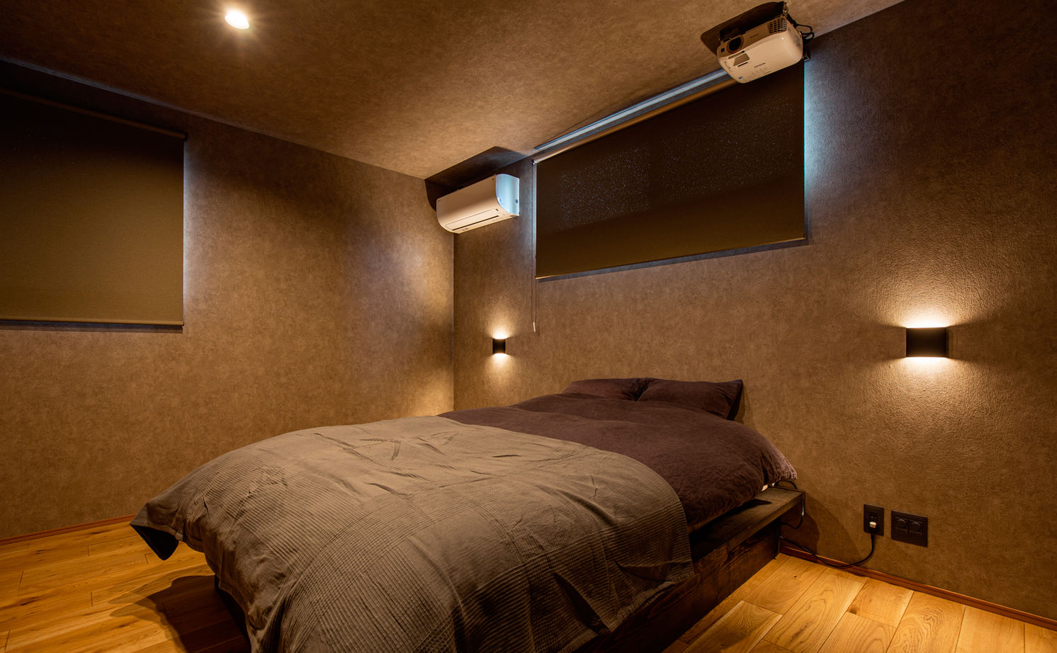 クラシスホーム 【2000万円台/3LDK/中庭/コの字/間取図】外から見えない中庭とホームシアター。素材感豊かに生活を愉しむ家の建築実例画像15