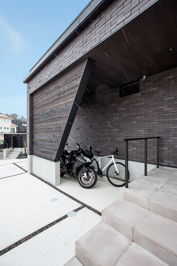 クラシスホーム 【2000万円台/3LDK/中庭/コの字/間取図】外から見えない中庭とホームシアター。素材感豊かに生活を愉しむ家の建築実例画像17