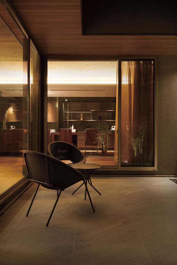 クラシスホーム 【平屋/中庭/ホテルライク】邸宅感あふれるプライベート平屋。四季の美と夜景を愉しむ上質な住まいの建築実例画像10