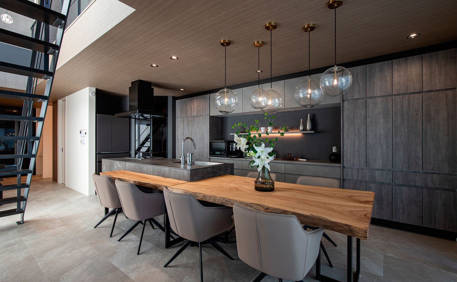 クラシスホーム 【4LDK/49坪/シンプルモダン/中庭/コの字/間取図】大開口でLDKと繋がる中庭。ホテルライクに暮らす上質な家の建築実例画像7