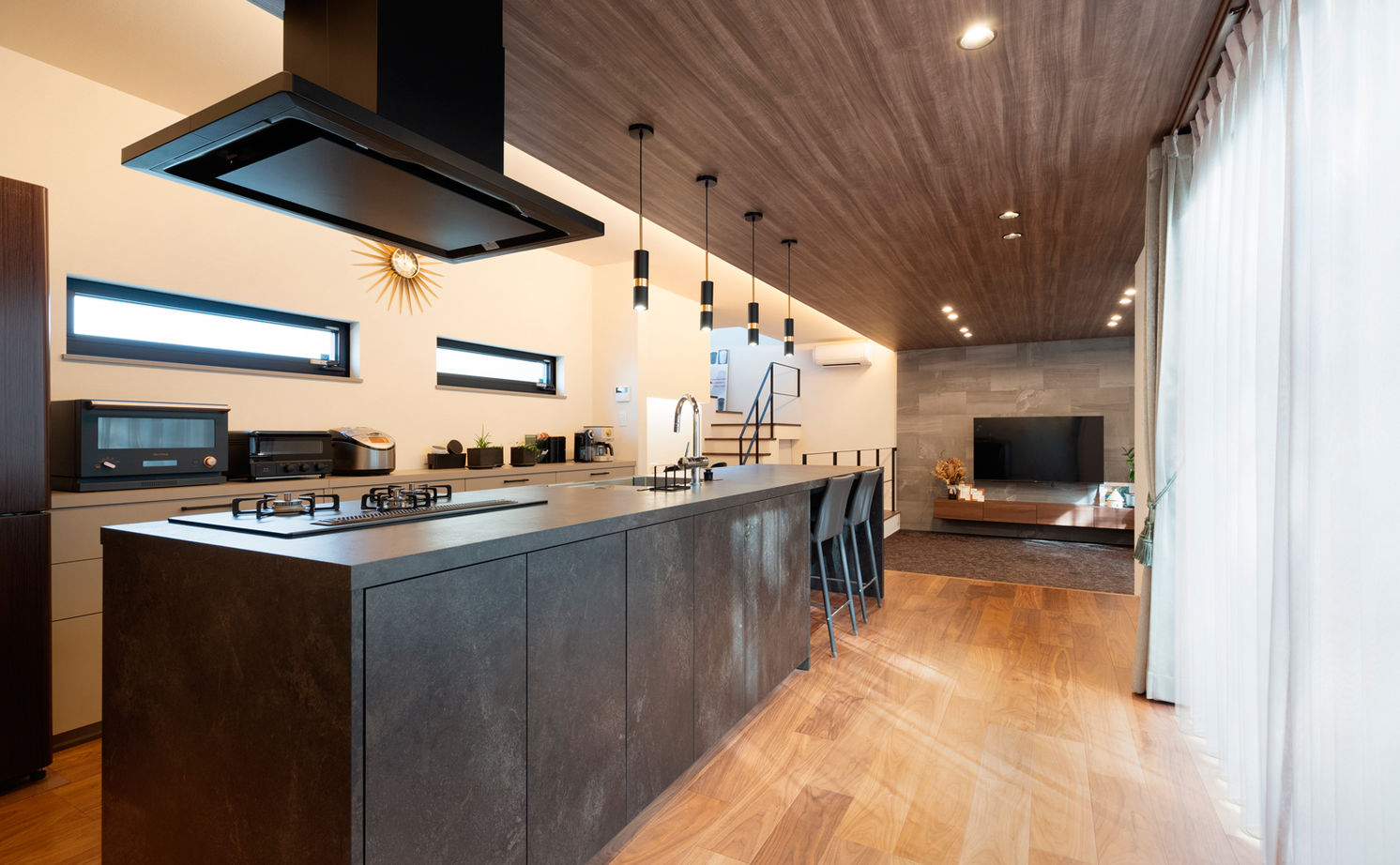 クラシスホーム 【2000万円台/4LDK/リゾートモダン/借景/間取図】竹林の緑を望むLDK。細長い敷地を活かした家事ラクの家の建築実例画像6