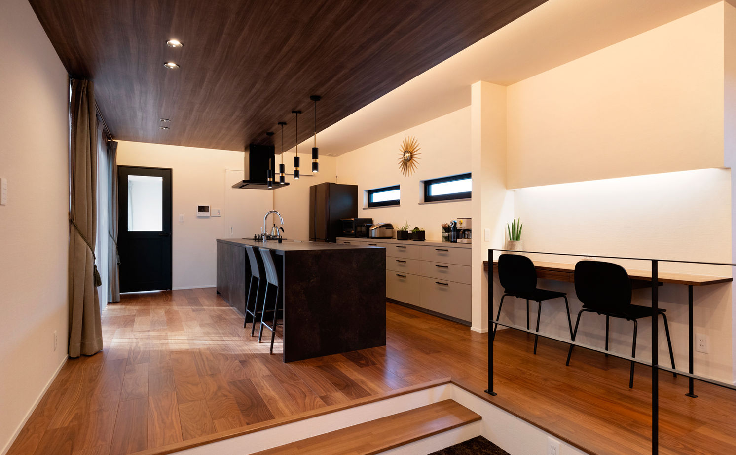 クラシスホーム 【2000万円台/4LDK/リゾートモダン/借景/間取図】竹林の緑を望むLDK。細長い敷地を活かした家事ラクの家の建築実例画像8