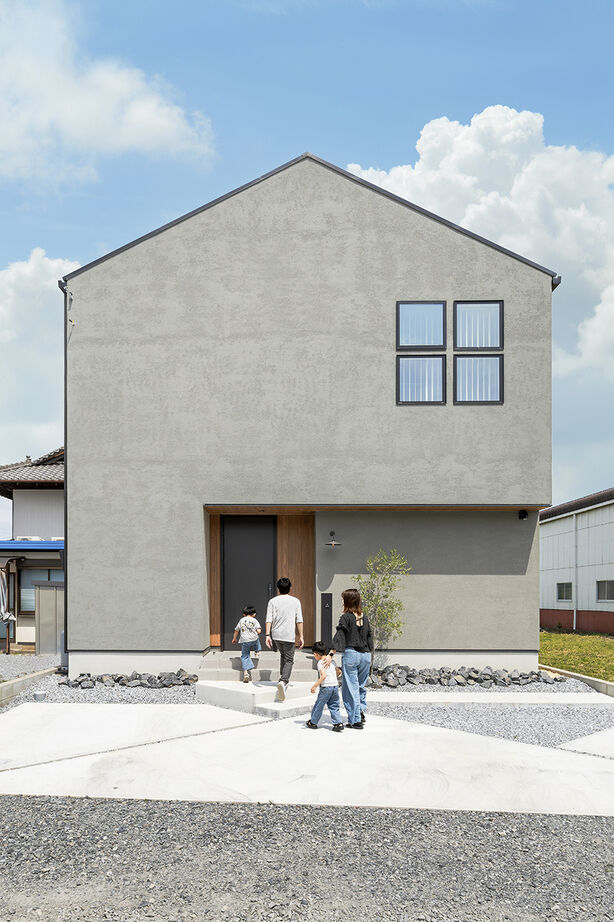 クラシスホーム 【2000万円台/4LDK/グレージュ/カフェスタイル/間取り図】アーチ型ニッチや造作棚が映える。遊び心ある家の建築実例画像1