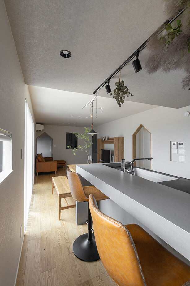 クラシスホーム 【2000万円台/4LDK/グレージュ/カフェスタイル/間取り図】アーチ型ニッチや造作棚が映える。遊び心ある家の建築実例画像5