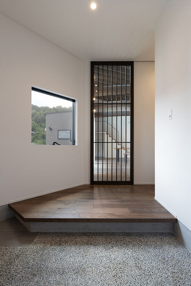 クラシスホーム 【1000万円台/4LDK/平屋/古民家風/間取り図】丸太梁や格子戸が映える。木の温もりに包まれた和モダンな家の建築実例画像2