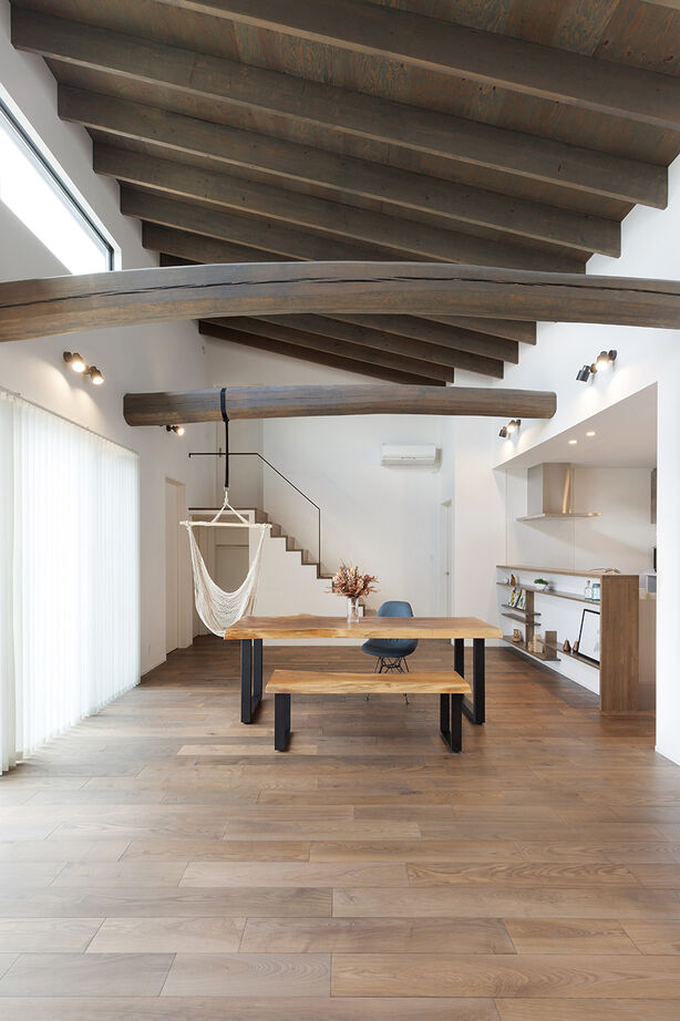 クラシスホーム 【1000万円台/4LDK/平屋/古民家風/間取り図】丸太梁や格子戸が映える。木の温もりに包まれた和モダンな家の建築実例画像3