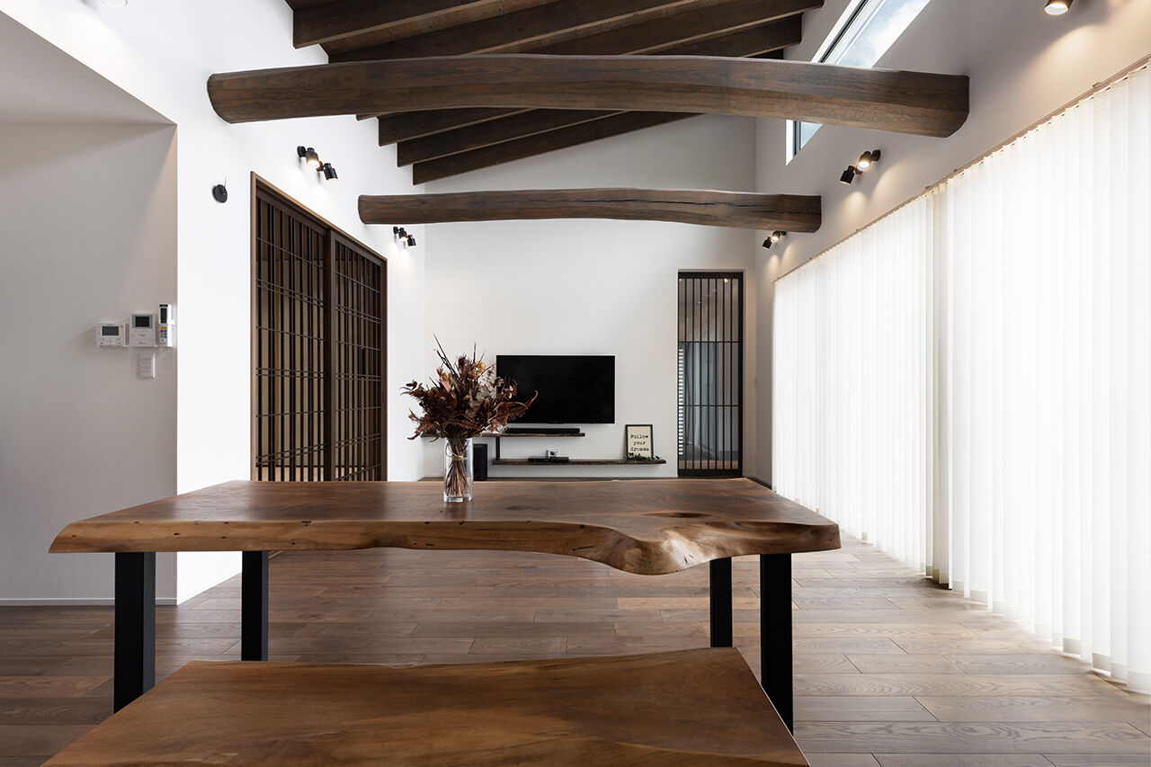 クラシスホーム 【1000万円台/4LDK/平屋/古民家風/間取り図】丸太梁や格子戸が映える。木の温もりに包まれた和モダンな家の建築実例画像4