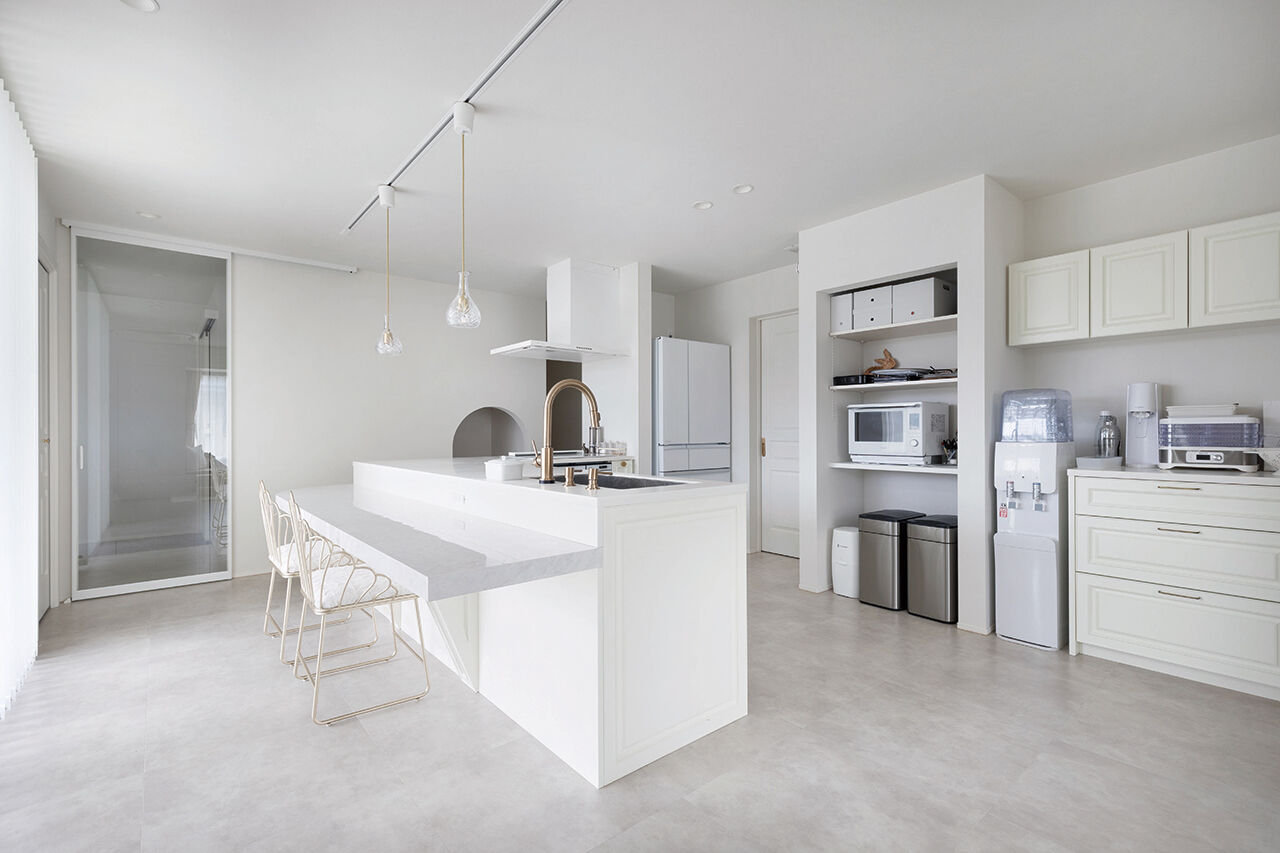 クラシスホーム 【3000万円台/49坪/ホテルライク/造作家具/間取り図】家具も浴室もオーダーメイド。中庭を囲むリゾート住宅の建築実例画像2