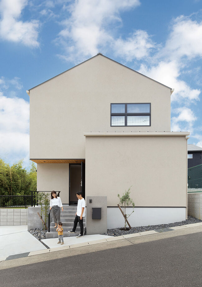 クラシスホーム 【2000万円台/3LDK/吹抜けリビング/畳コーナー/間取り図】リビングに自然光が降り注ぐナチュラルモダンな家の建築実例画像1