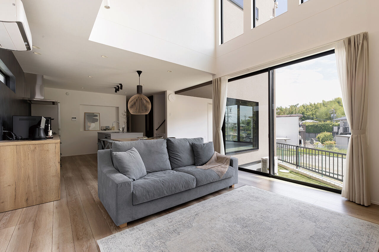 クラシスホーム 【2000万円台/3LDK/吹抜けリビング/畳コーナー/間取り図】リビングに自然光が降り注ぐナチュラルモダンな家の建築実例画像4