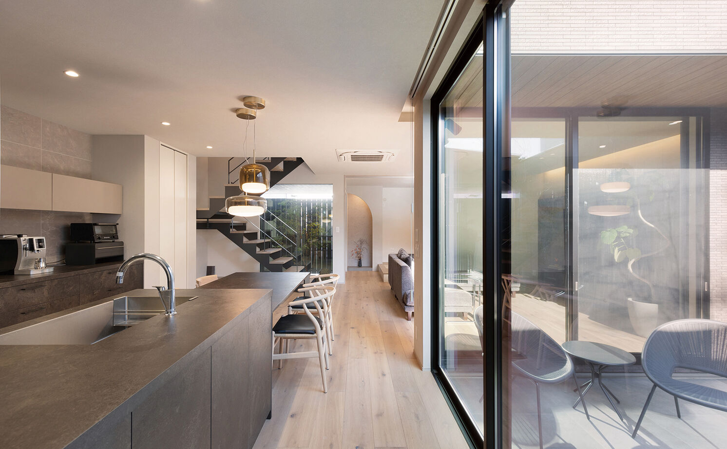 クラシスホーム 【2000万円台/4LDK/ホテルライク/中庭/坪庭/間取図】プライバシーを守りつつ開放感に暮らす、２つの庭の家の建築実例画像11