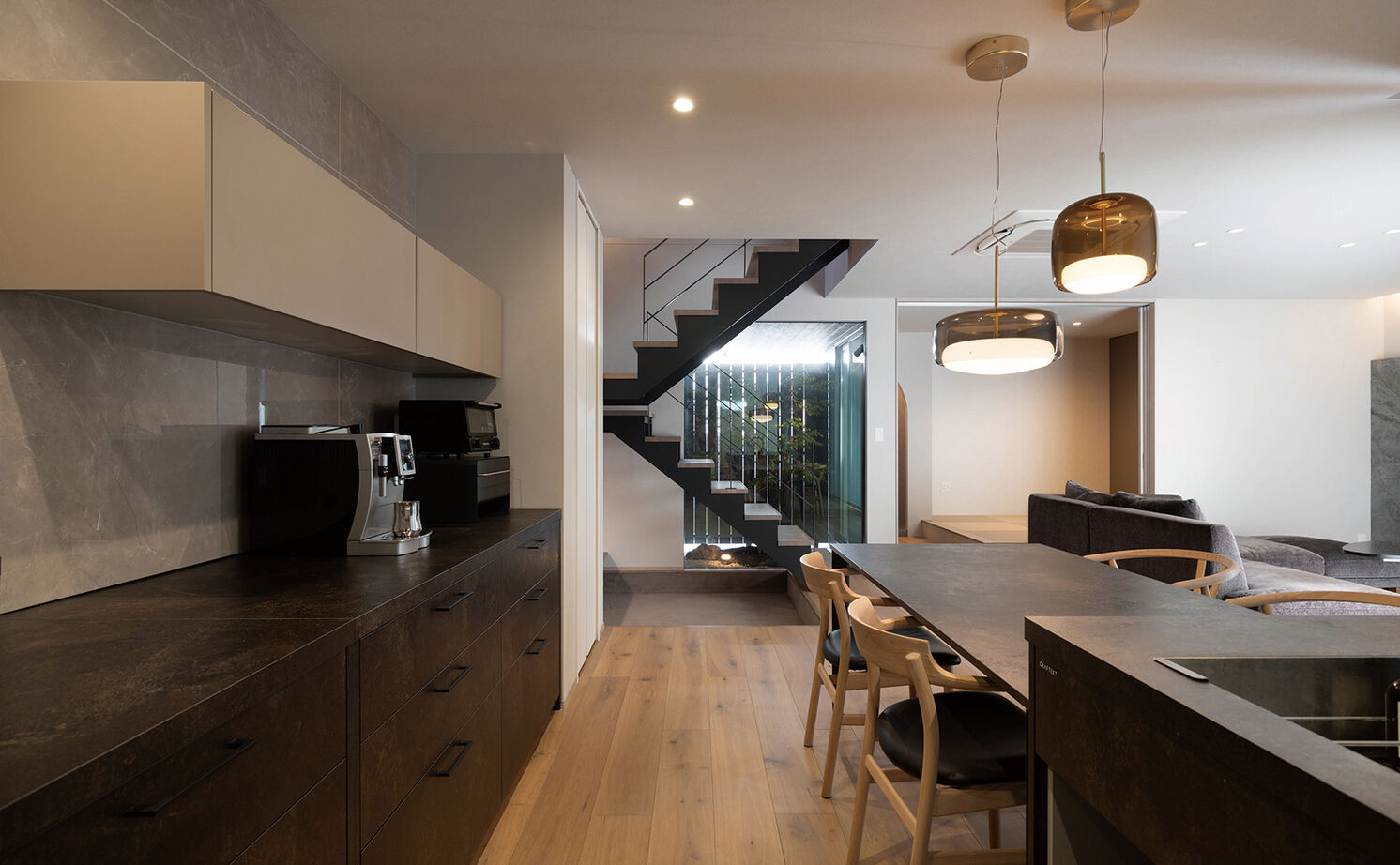 クラシスホーム 【2000万円台/4LDK/ホテルライク/中庭/坪庭/間取図】プライバシーを守りつつ開放感に暮らす、２つの庭の家の建築実例画像12