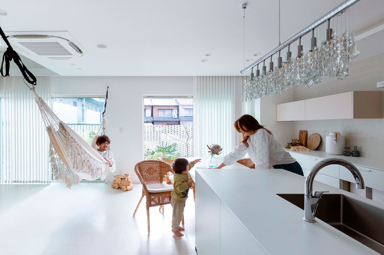 クラシスホーム 【2000万円台/42坪/シンプルモダン/中庭/間取り図】内側に開く設計でプライベート感満喫。開放的に暮らす家の建築実例画像3