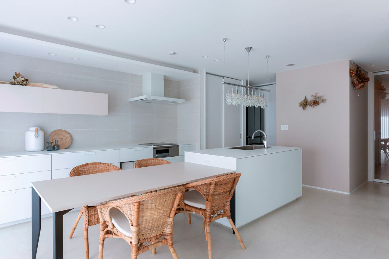 クラシスホーム 【2000万円台/42坪/シンプルモダン/中庭/間取り図】内側に開く設計でプライベート感満喫。開放的に暮らす家の建築実例画像7