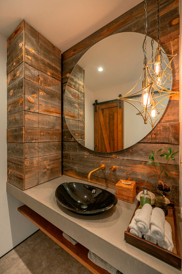 クラシスホーム 【2LDK/45坪/リゾート/2階リビング/ガレージ/間取り図】古材が映えるヴィンテージ空間。バルコニーで寛ぐ家の建築実例画像10