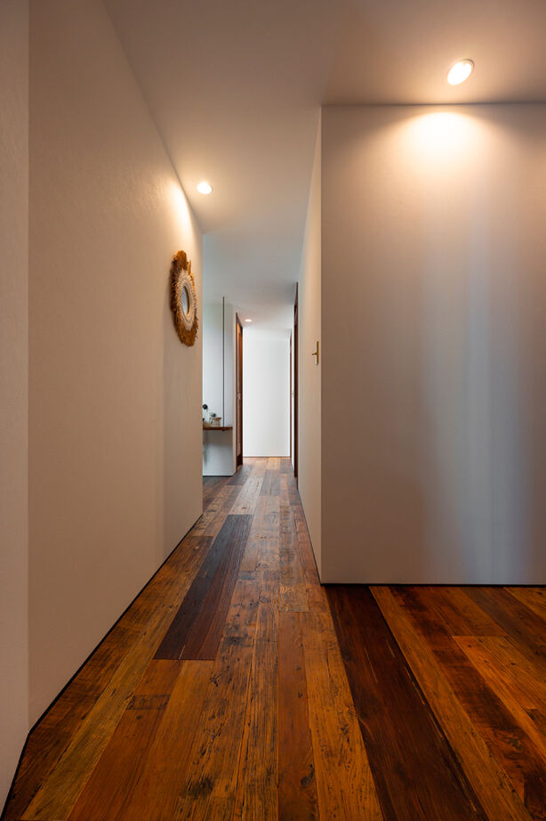 クラシスホーム 【2LDK/45坪/リゾート/2階リビング/ガレージ/間取り図】古材が映えるヴィンテージ空間。バルコニーで寛ぐ家の建築実例画像13