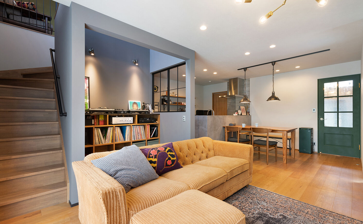 クラシスホーム 【1000万円台/3LDK/ヴィンテージ/レトロモダン/間取図】LDKにDJブース！趣味も日常も満喫！無駄を愉しむ家の建築実例画像4