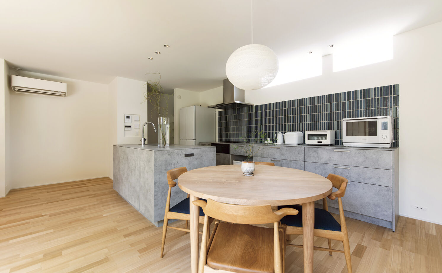 クラシスホーム 【2000万円台/39.7坪/ナチュラルモダン】木の温もりと塗り壁の質感。中庭の景色が暮らしを豊かにする家の建築実例画像10