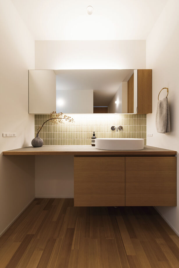 クラシスホーム 【2000万円台/39.7坪/ナチュラルモダン】木の温もりと塗り壁の質感。中庭の景色が暮らしを豊かにする家の建築実例画像15