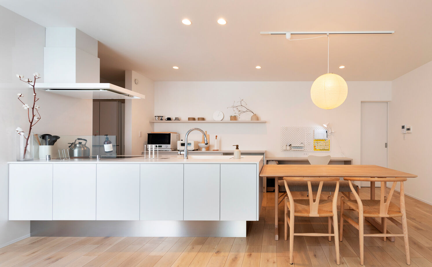 クラシスホーム 【1000万円台/4LDK/39坪/平屋/L字型/間取り図】光溢れる広々LDK。中庭テラスでBBQやプールも楽しめる家の建築実例画像3