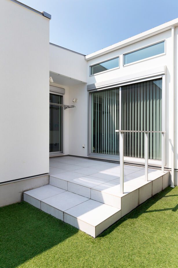 クラシスホーム 【1000万円台/4LDK/39坪/平屋/L字型/間取り図】光溢れる広々LDK。中庭テラスでBBQやプールも楽しめる家の建築実例画像10