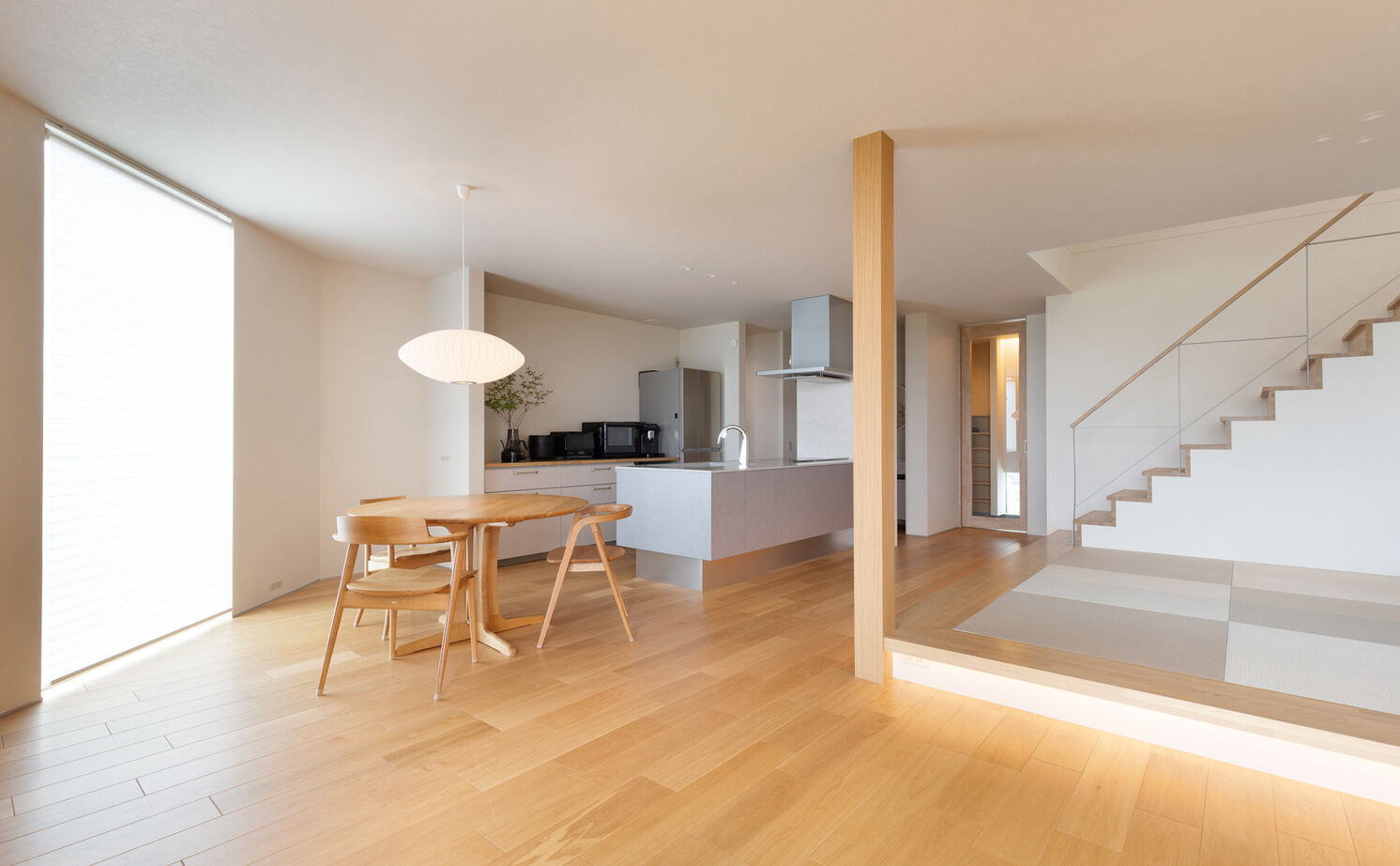 クラシスホーム 【2000万円台/4LDK/変形地/間取図】高台に広がる葡萄畑を借景に。視線を遮り開放感あるシンプルモダンの家の建築実例画像6