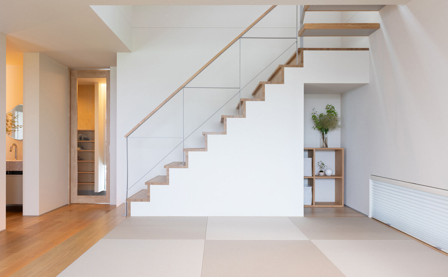 クラシスホーム 【2000万円台/4LDK/変形地/間取図】高台に広がる葡萄畑を借景に。視線を遮り開放感あるシンプルモダンの家の建築実例画像8