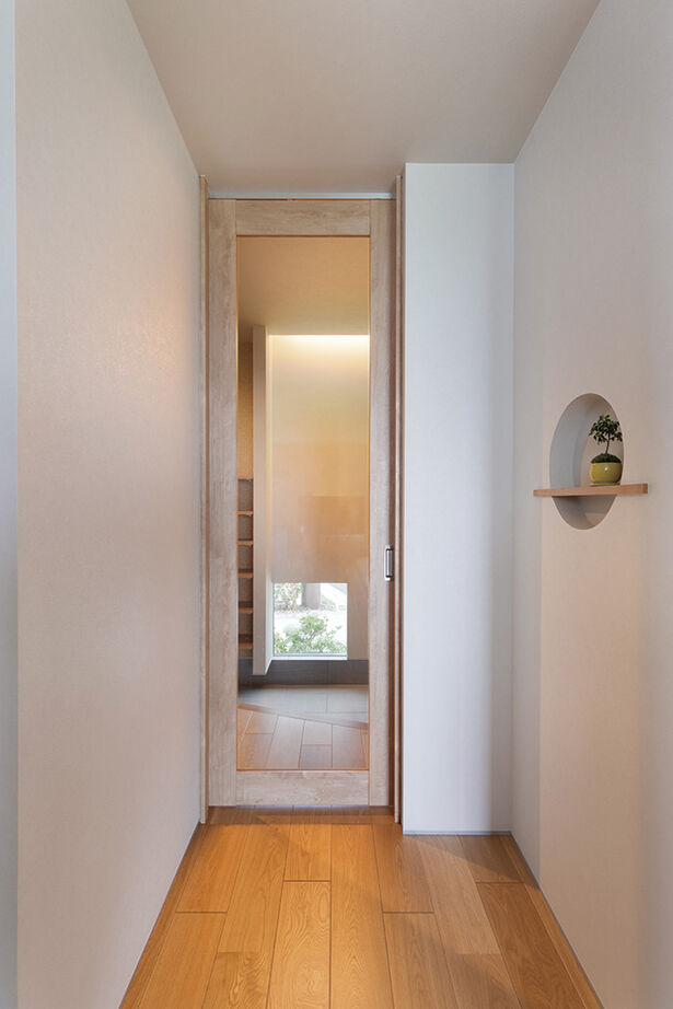 クラシスホーム 【2000万円台/4LDK/変形地/間取図】高台に広がる葡萄畑を借景に。視線を遮り開放感あるシンプルモダンの家の建築実例画像10