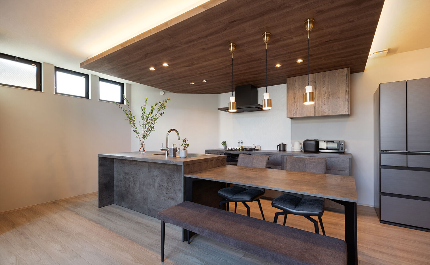 クラシスホーム 【3000万円台/63坪/二世帯住宅/ガレージ】ランドマークになる迫力のBOX外観。各世帯で寛げる距離感設計の家の建築実例画像5