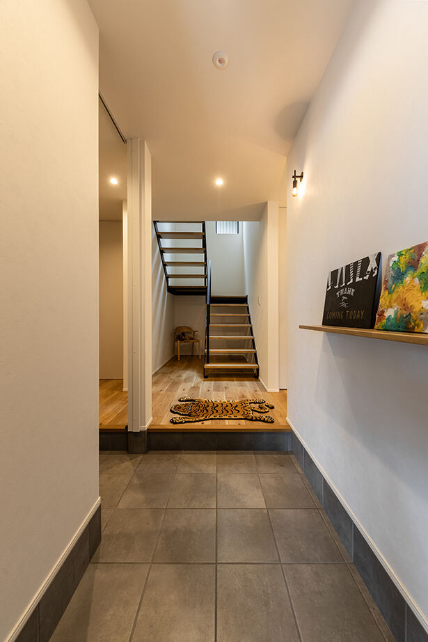 クラシスホーム 【3000万円台/シンプルモダン/45坪/間取り図】家族や友人との時間を特別に。2階リビングのガレージハウスの建築実例画像4